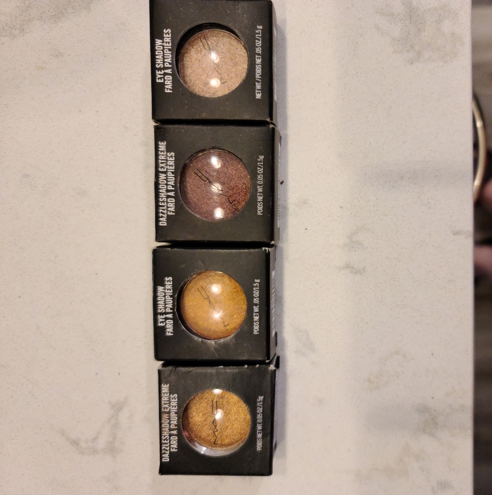 MAC EYESHADOWS 4 COLORS